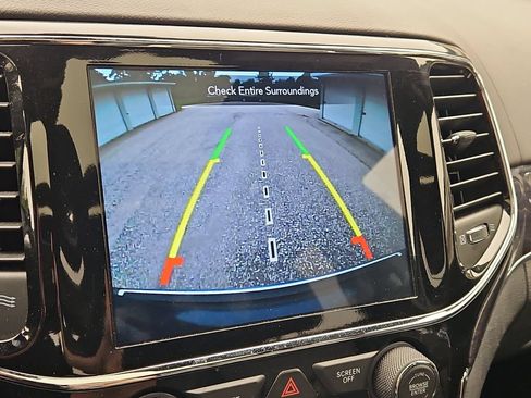 Used 2020 Jeep Grand Cherokee Overland AWD/4WD image 16
