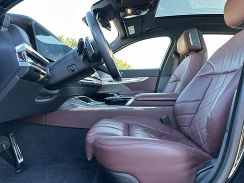 Certified 2023 BMW 760i xDrive image 17