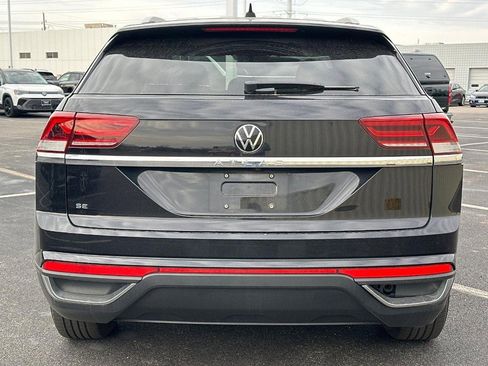 Used 2022 Volkswagen Atlas Cross Sport SE image 3