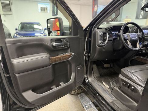 Used 2020 GMC Sierra 3500 Denali w/ Denali Ultimate Package AWD/4WD image 11