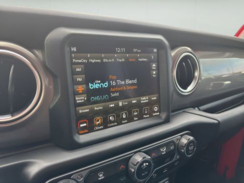 Used 2021 Jeep Wrangler Unlimited Sahara image 22