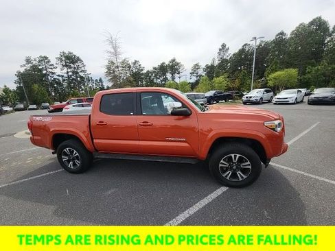 Used 2016 Toyota Tacoma TRD Sport w/ Premium & Technology Package image 18