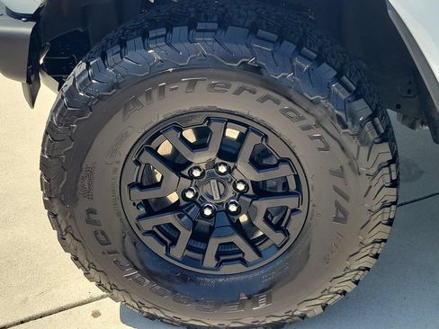 Used 2024 Ford Bronco Raptor w/ Interior Carbon Fiber Pack 6 AWD/4WD image 7