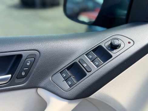 Used 2017 Volkswagen Tiguan S AWD/4WD image 14