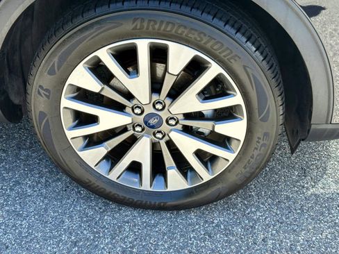 Used 2022 Ford Escape Titanium image 8