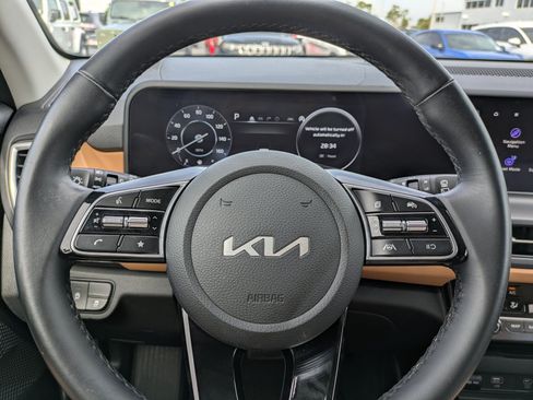 Certified 2024 Kia Seltos EX FWD image 22