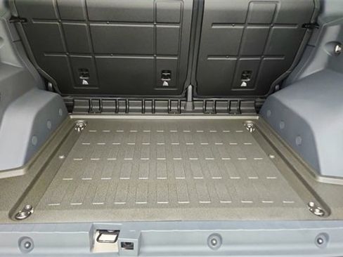 Used 2024 INEOS Grenadier Fieldmaster Edition image 15