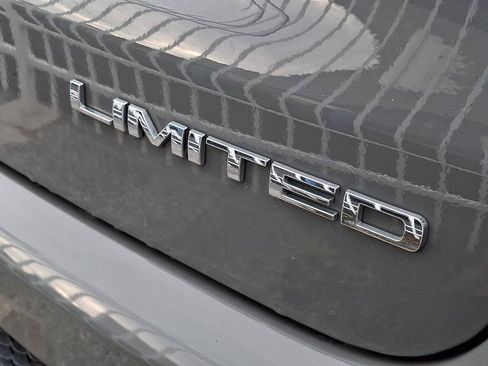 Used 2023 Jeep Compass Limited w/ Sun and Sound Group AWD/4WD image 5