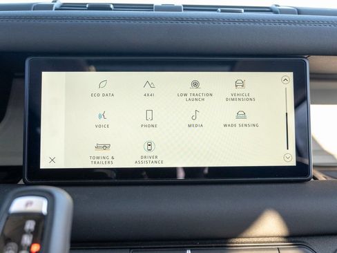 New 2024 Land Rover Defender 110 S image 22