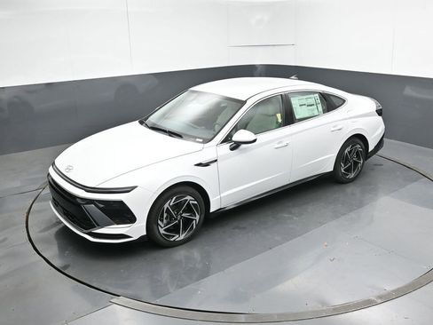 New 2026 Hyundai Sonata SEL FWD image 18