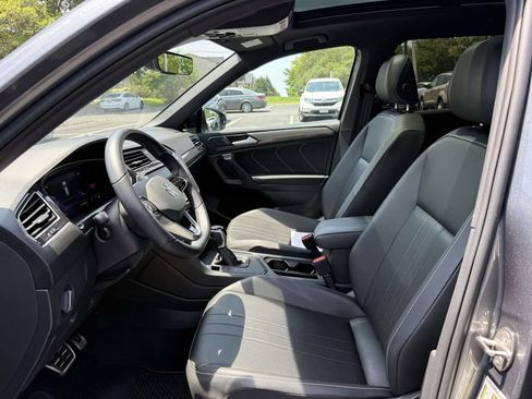 Used 2023 Volkswagen Tiguan SE R-Line FWD image 13