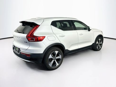 Used 2023 Volvo XC40 B5 Plus w/ Protection Package Premier AWD/4WD image 9