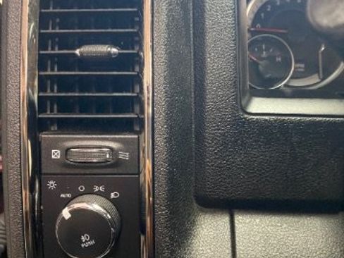 Used 2018 RAM 2500 Big Horn w/ Sport Appearance Group AWD/4WD image 18