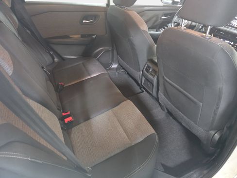 Used 2023 Nissan Rogue SV FWD image 11