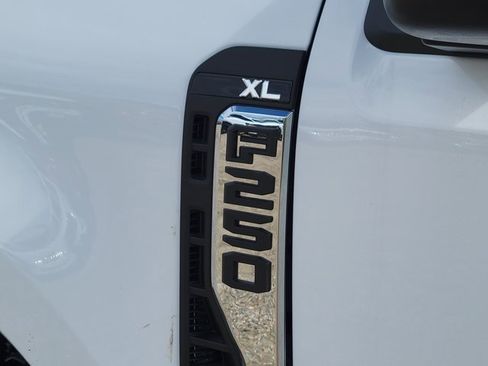 New 2026 Ford F250 XL w/ XL Chrome Package image 12