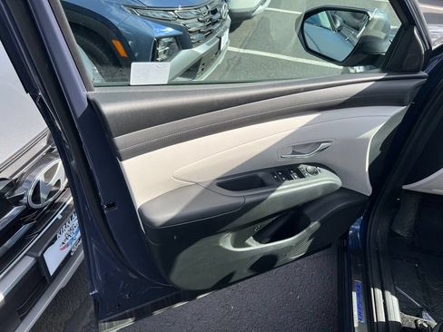 Used 2025 Hyundai Tucson SE AWD/4WD image 9