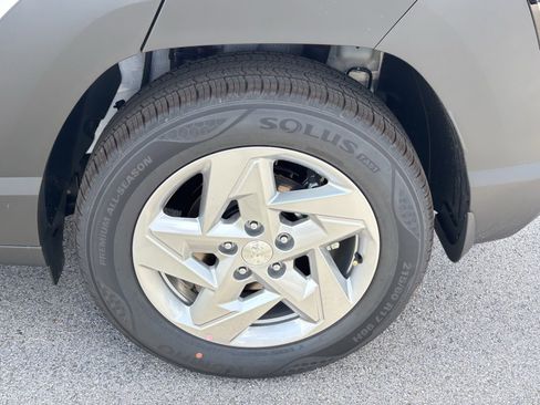 New 2026 Hyundai Kona SE image 9