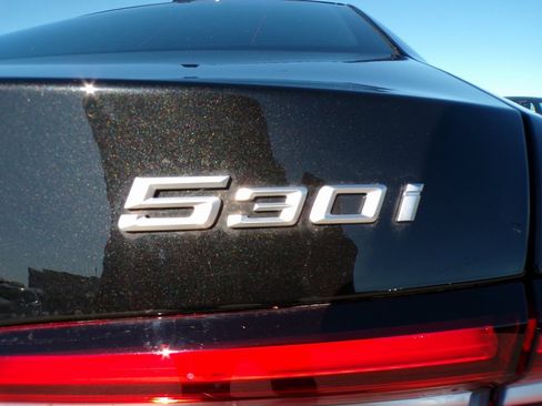 Certified 2025 BMW 530i xDrive w/ Premium Package image 28