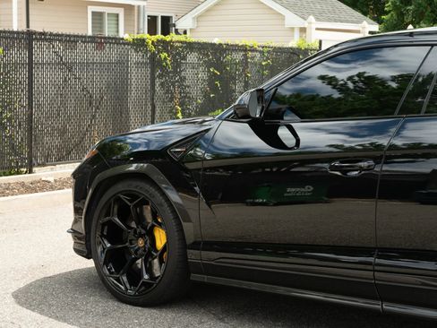 Used 2024 Lamborghini Urus Performante AWD/4WD image 39
