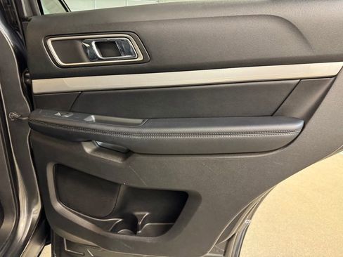 Used 2017 Ford Explorer XLT w/ Equipment Group 202A image 26