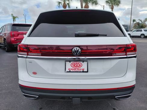 Used 2024 Volkswagen Atlas SE FWD image 13
