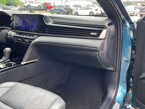 Used 2025 Toyota Camry XSE FWD image 17