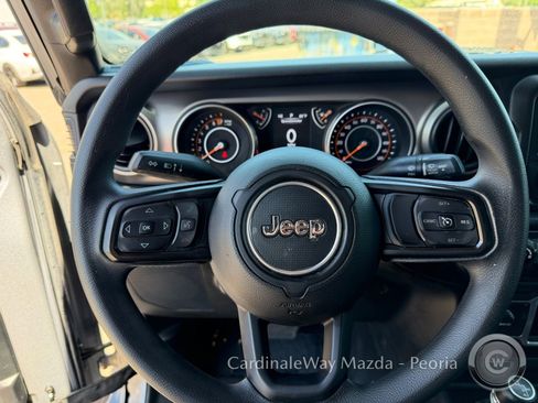 Used 2018 Jeep Wrangler Unlimited Sport AWD/4WD image 23