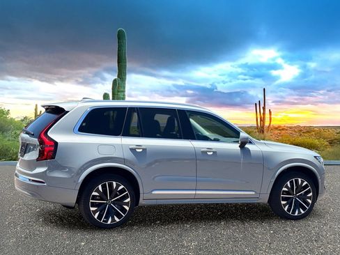 Used 2025 Volvo XC90 B6 Plus AWD/4WD image 5