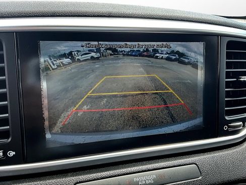 Used 2020 Kia Sportage LX image 29