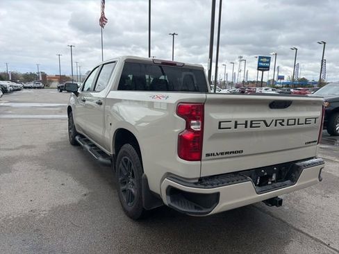 Used 2026 Chevrolet Silverado 1500 Custom w/ Turbomax Blackout Package image 5