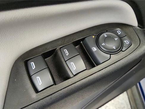 Used 2023 Chevrolet Equinox LS w/ Driver Confidence II Package image 30