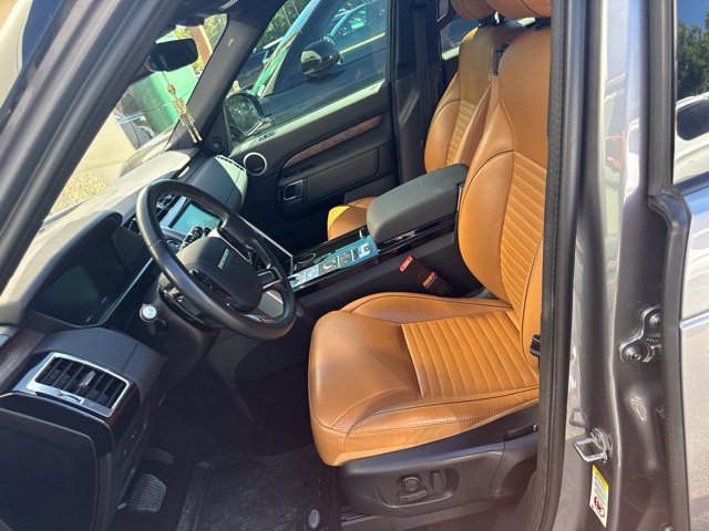 Used 2020 Land Rover Discovery HSE AWD/4WD image 3