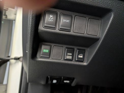 Used 2016 Nissan Rogue S w/ Appearance Package image 19