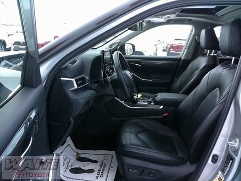 Certified 2022 Toyota Highlander Limited image 24