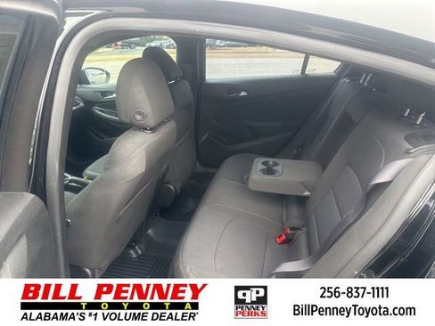 Used 2017 Chevrolet Cruze LT w/ Convenience Package image 18