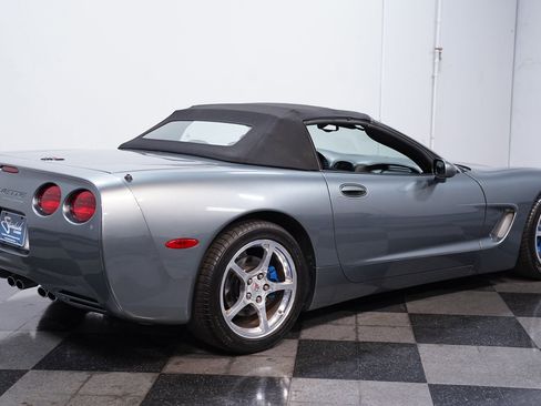 Used 2004 Chevrolet Corvette Convertible w/ Preferred Equipment Group RWD image 12