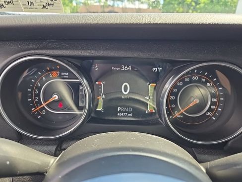 Used 2021 Jeep Wrangler Unlimited Sahara AWD/4WD image 10