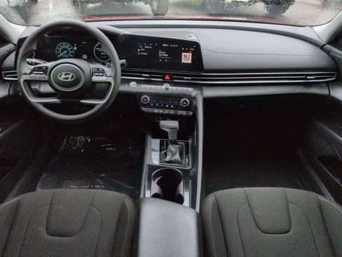 Used 2024 Hyundai Elantra Blue FWD image 14