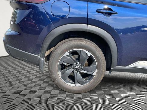 Used 2024 Nissan Rogue SV w/ SV Premium Package FWD image 7