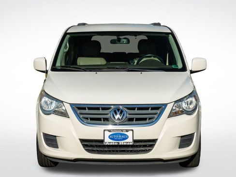 Used 2012 Volkswagen Routan SE image 9