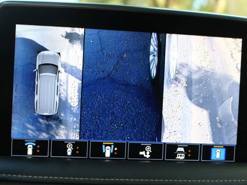 Used 2021 Chevrolet Tahoe Premier w/ Premium Package image 44