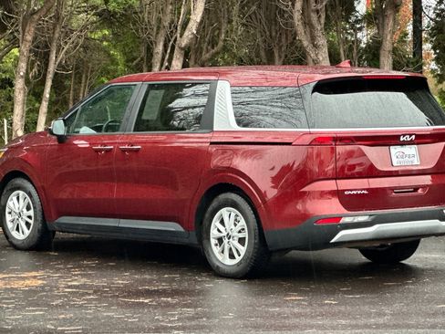 Certified 2024 Kia Carnival LX image 6