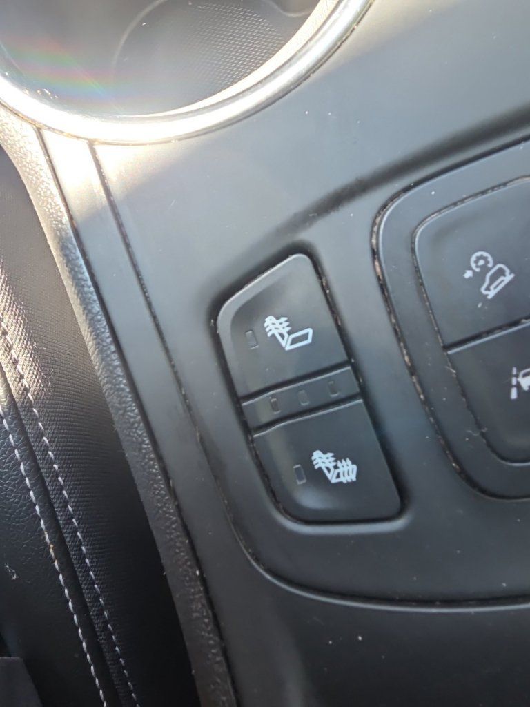 Used 2024 GMC Terrain SLT AWD/4WD image 6