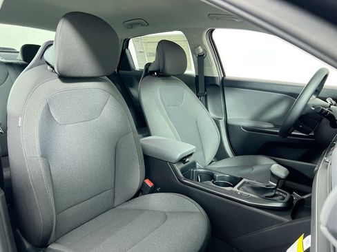 New 2026 Kia K4 FWD image 30