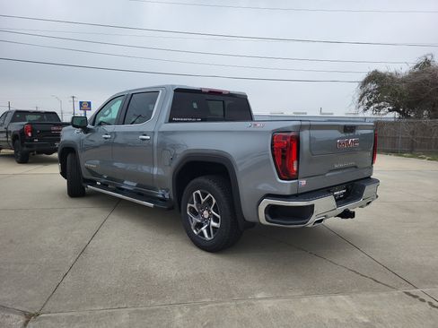 New 2026 GMC Sierra 1500 SLT image 7