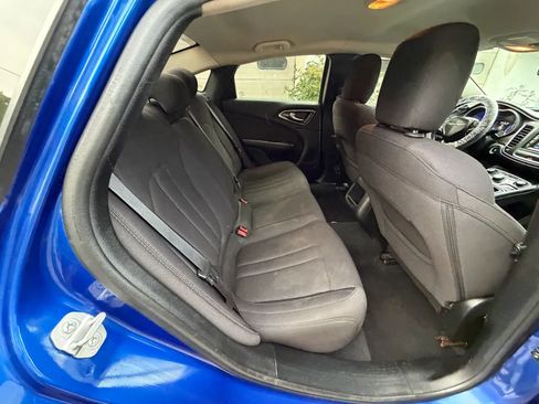 Used 2015 Chrysler 200 Limited FWD image 28