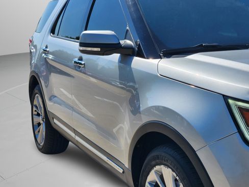 Used 2019 Ford Explorer Limited w/ Class III Trailer Tow Package FWD image 35