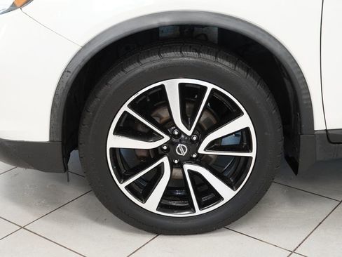 Used 2018 Nissan Rogue SL w/ Premium Package AWD/4WD image 19