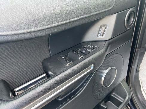 Used 2021 Ford Expedition XLT image 8