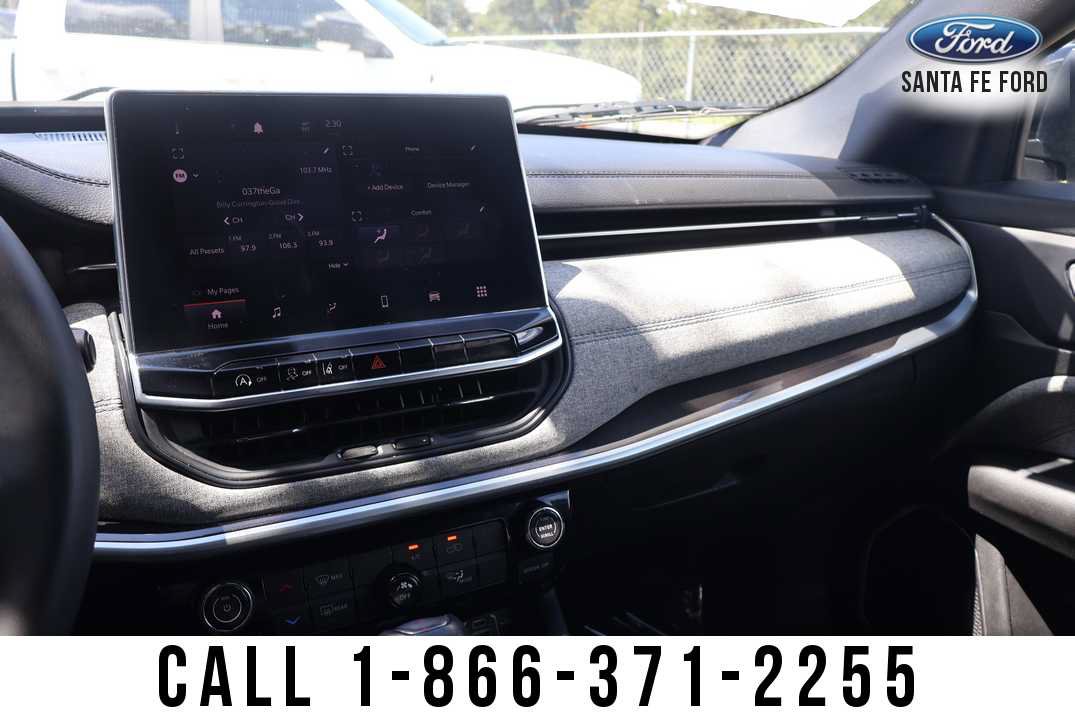 Used 2024 Jeep Compass Latitude w/ Altitude Special Edition AWD/4WD image 36